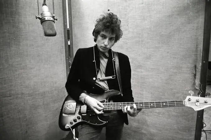 Bob Dylan biography, American singer-songwriter and Nobel Prize winner
